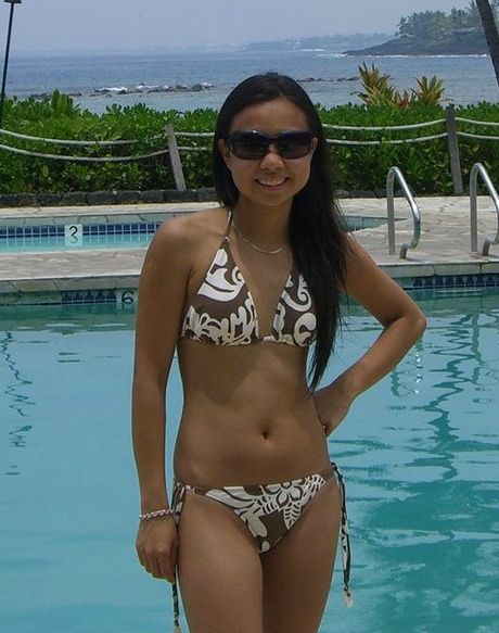 Hot Filipina girlfriends in sexy beach bikinis