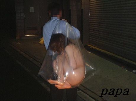 Asian amateur girl strips and shows her big booty and tits in the public