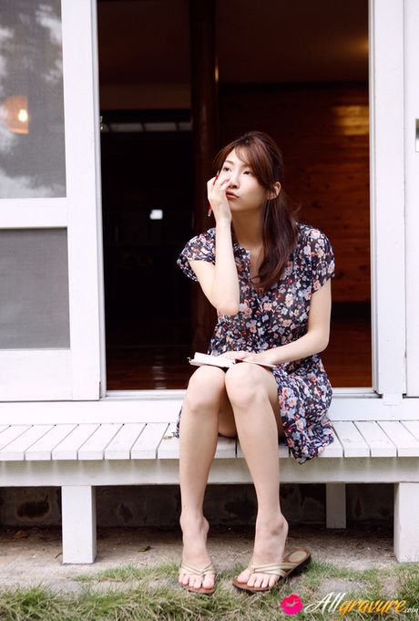 Asana Mamoru Asian with big boobs in red bra loves the sunlight