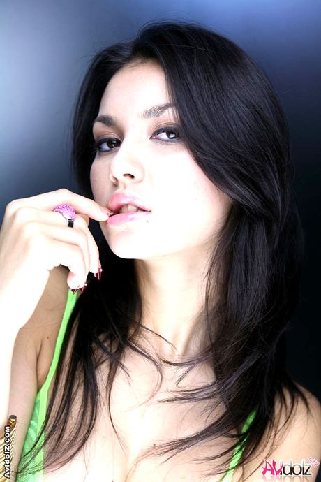 Maria Ozawa teasing in mini skirt