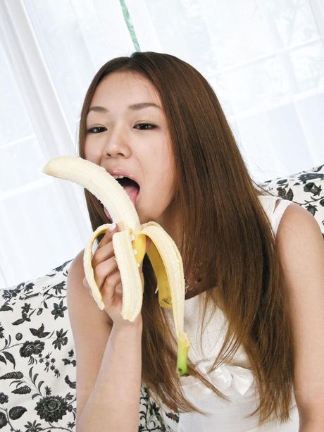 Sakura Hirota Asian always loves licking bananas and hard cocks