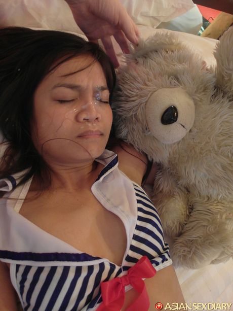 Asian mommy Maki gets her pussy licked and dicked by a horny guy