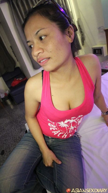 The Asian mom Oam gets her pussy licked and her tits jizzed by a horny guy