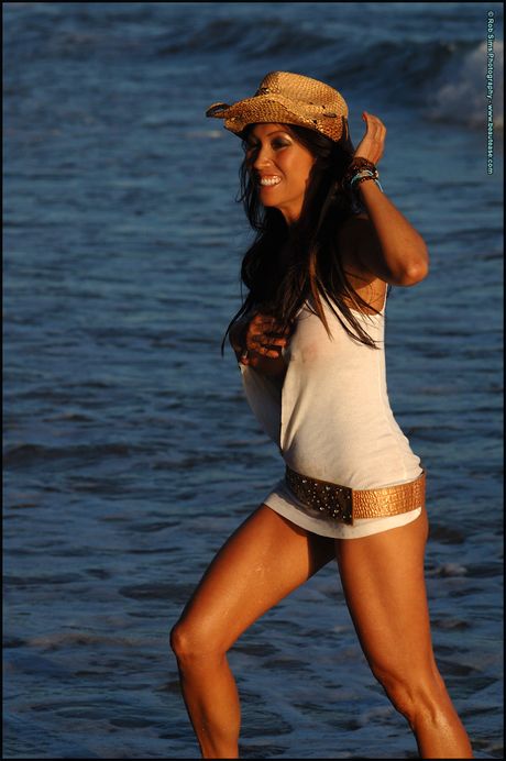 Rossie Cottrell in Wet Torn T