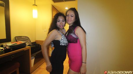 Amateur Asian girl Nees gets her pussy dicked by her man friend