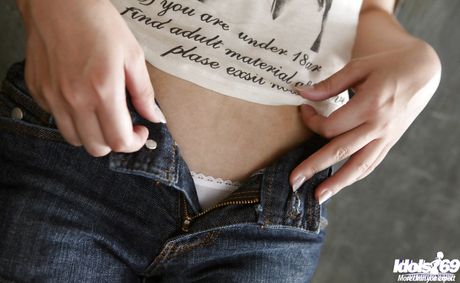 Foxy japanese hottie Mina Manabe in hot softcore gallery